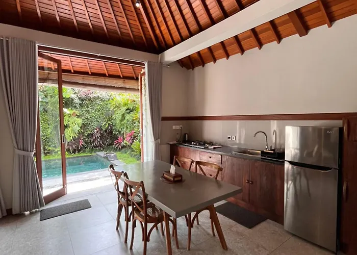 Badra House Frangipani *